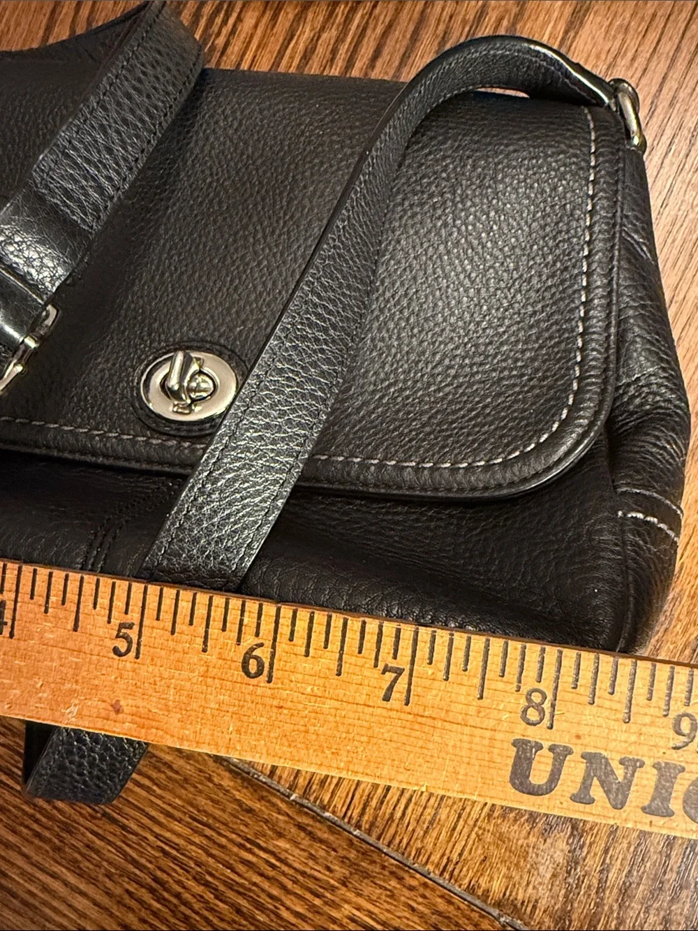 Vintage Coach 2003 Black Pebbled Leather Flap Crossbody Turnlock Bag